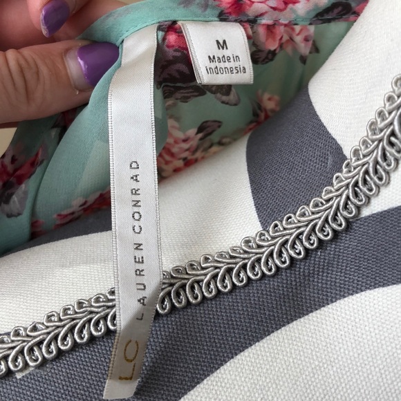 LC Lauren Conrad top - Picture 3 of 3
